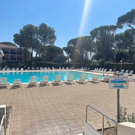 Studio Dans Le Golf De Valescure *